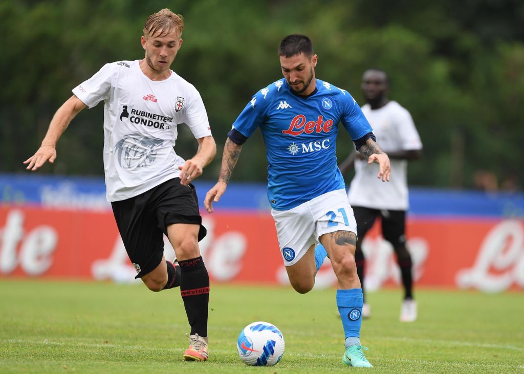 Il mercato della Pro ( immagine amichevole Napoli)