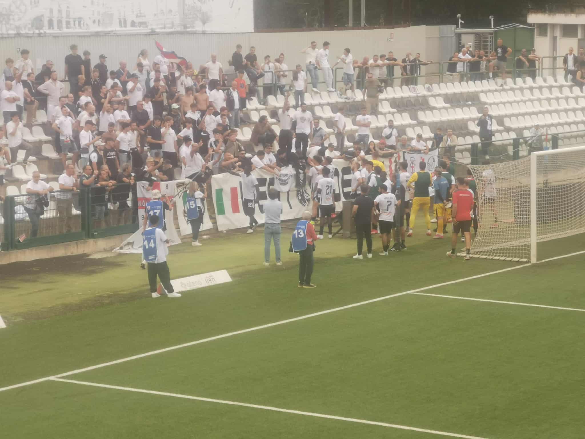 E adesso